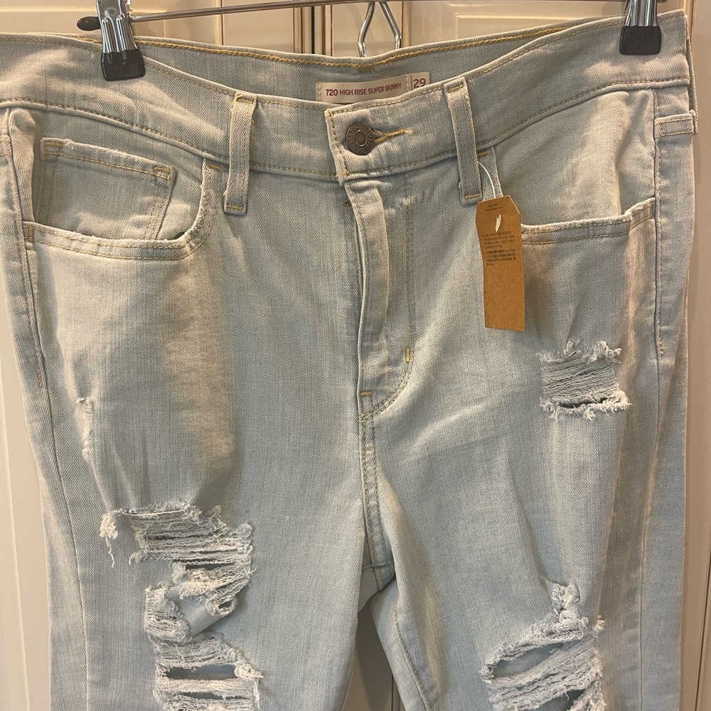 NWT Levi’s Women’s Skinny Jeans, Light Wash Distressed